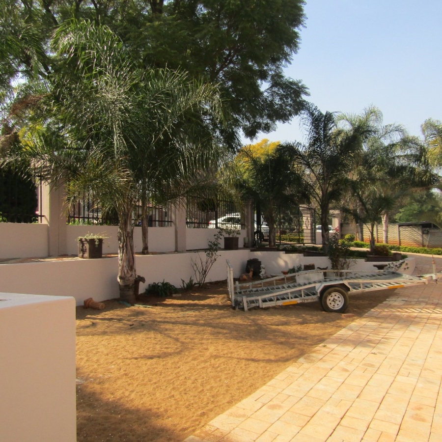 5 Bedroom Property for Sale in Signal Hill KwaZulu-Natal