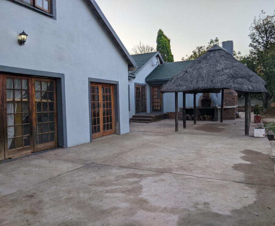 9 Bedroom Property for Sale in Signal Hill KwaZulu-Natal