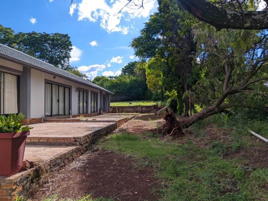 9 Bedroom Property for Sale in Signal Hill KwaZulu-Natal