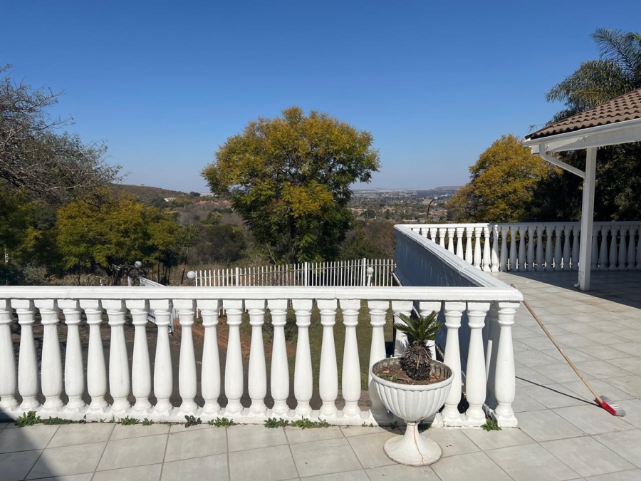 5 Bedroom Property for Sale in Signal Hill KwaZulu-Natal