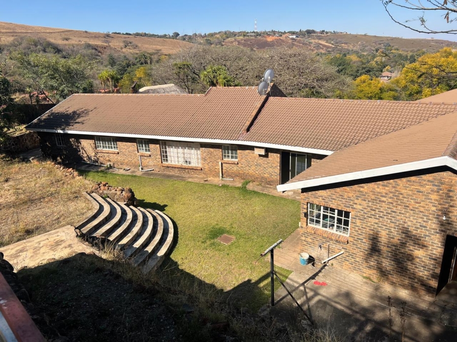 5 Bedroom Property for Sale in Signal Hill KwaZulu-Natal