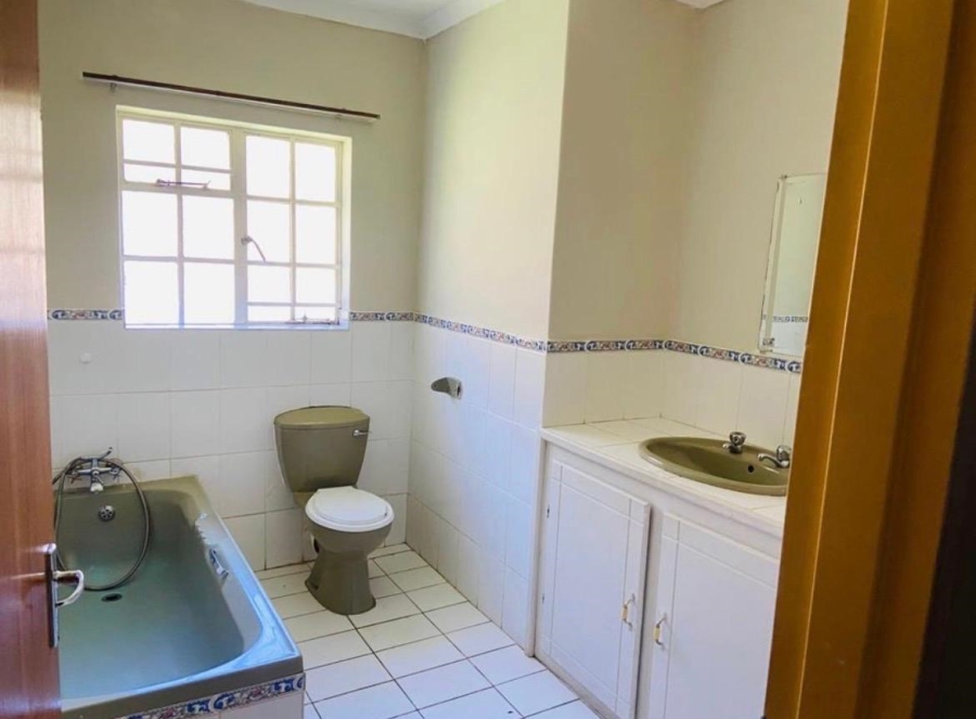 5 Bedroom Property for Sale in Signal Hill KwaZulu-Natal