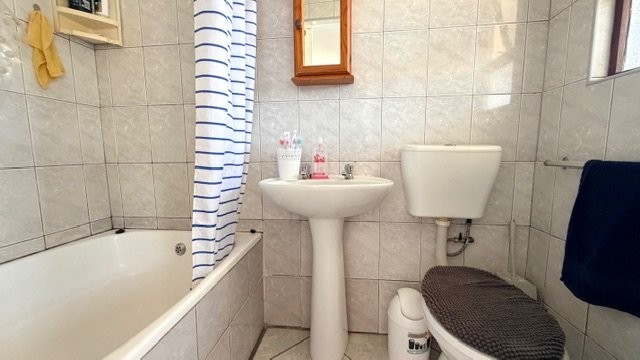 2 Bedroom Property for Sale in Uvongo KwaZulu-Natal