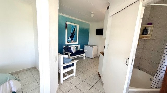 2 Bedroom Property for Sale in Uvongo KwaZulu-Natal