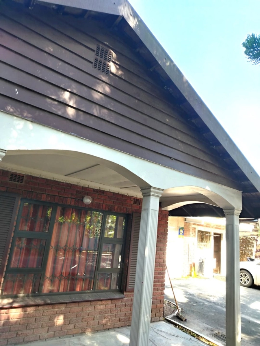 To Let 4 Bedroom Property for Rent in Dawncliffe KwaZulu-Natal