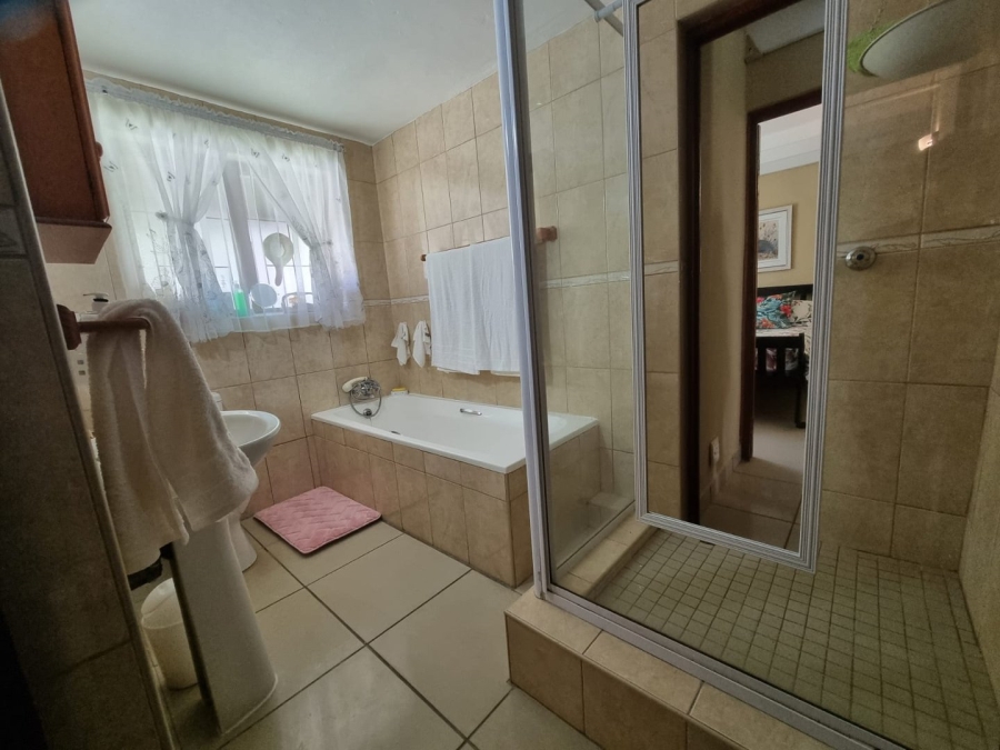 3 Bedroom Property for Sale in Southport KwaZulu-Natal
