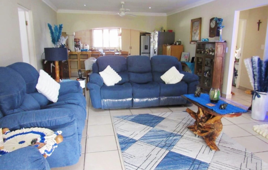 3 Bedroom Property for Sale in Uvongo KwaZulu-Natal