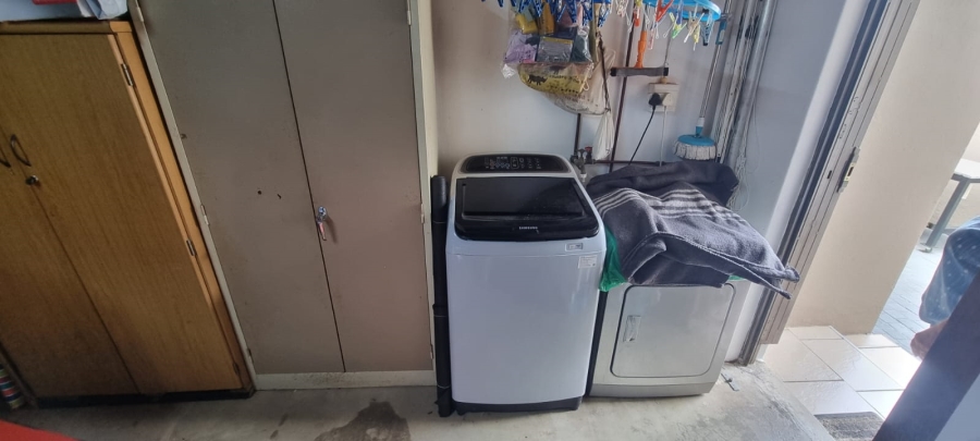 3 Bedroom Property for Sale in Uvongo KwaZulu-Natal