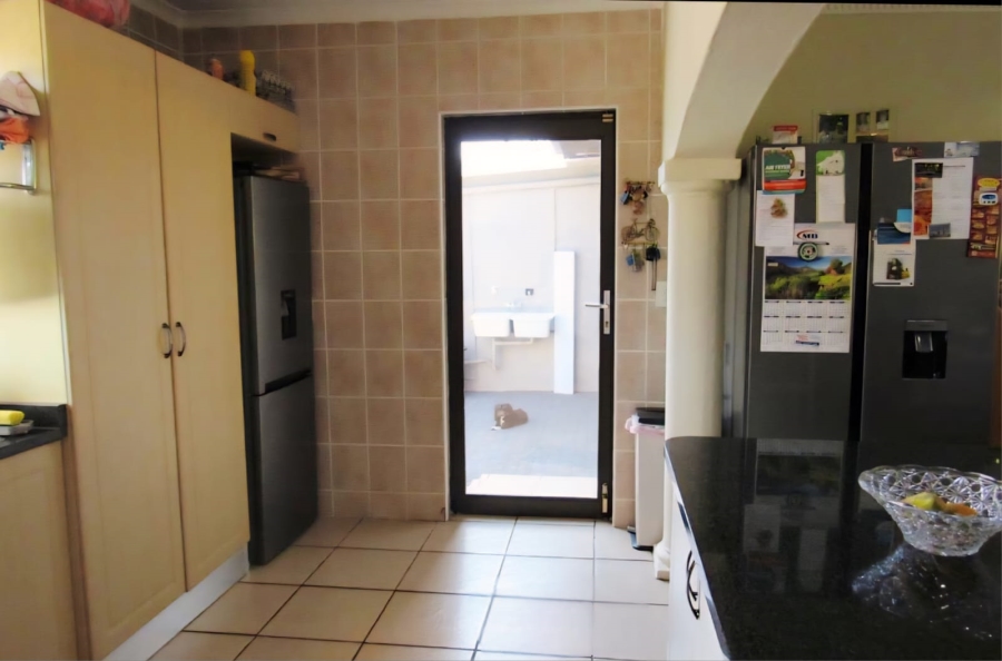 3 Bedroom Property for Sale in Uvongo KwaZulu-Natal