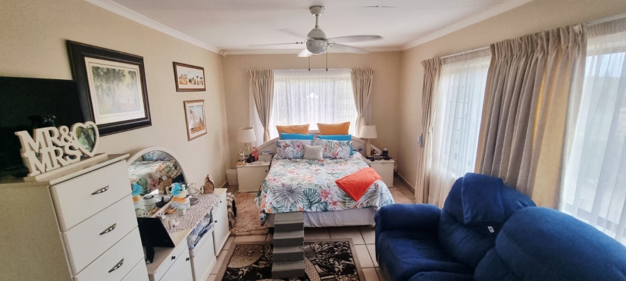 3 Bedroom Property for Sale in Uvongo KwaZulu-Natal