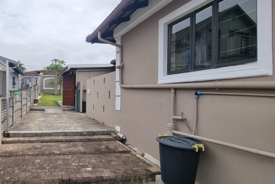 3 Bedroom Property for Sale in Uvongo KwaZulu-Natal