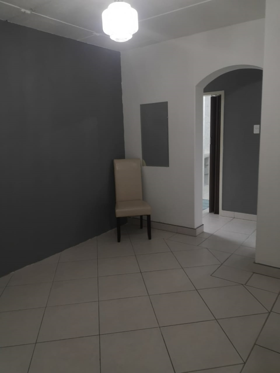 To Let 2 Bedroom Property for Rent in Point KwaZulu-Natal