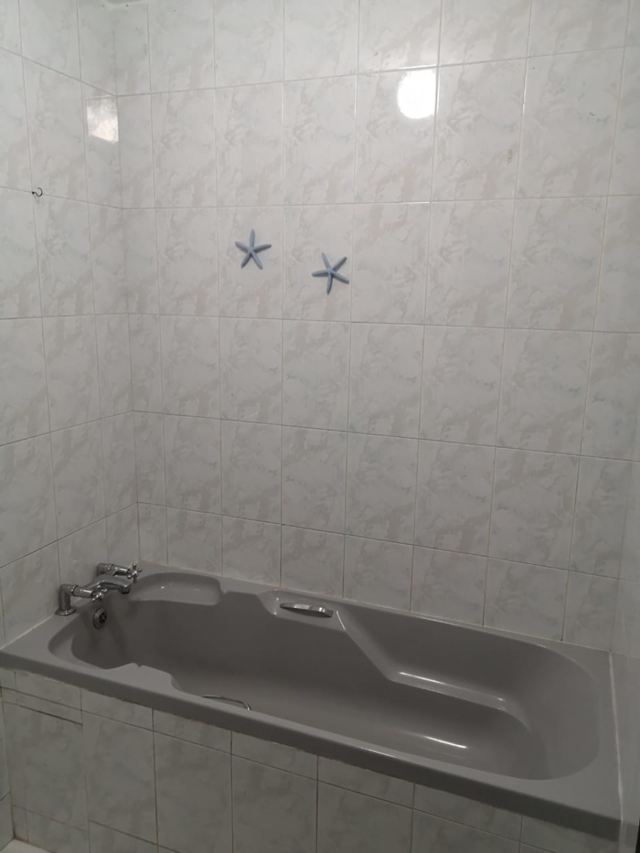 To Let 2 Bedroom Property for Rent in Point KwaZulu-Natal