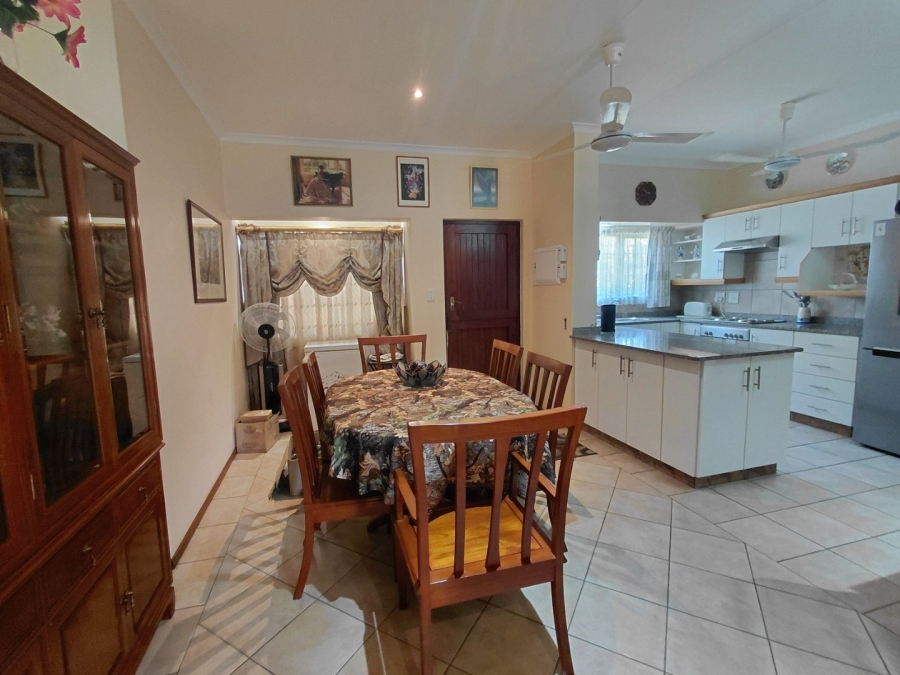 3 Bedroom Property for Sale in Umtentweni KwaZulu-Natal
