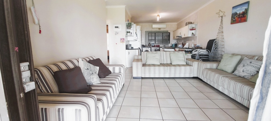 2 Bedroom Property for Sale in Hibberdene KwaZulu-Natal