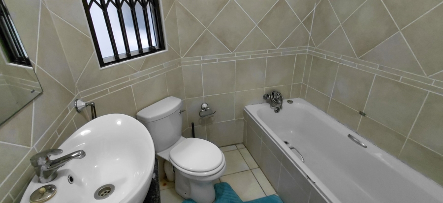 2 Bedroom Property for Sale in Hibberdene KwaZulu-Natal