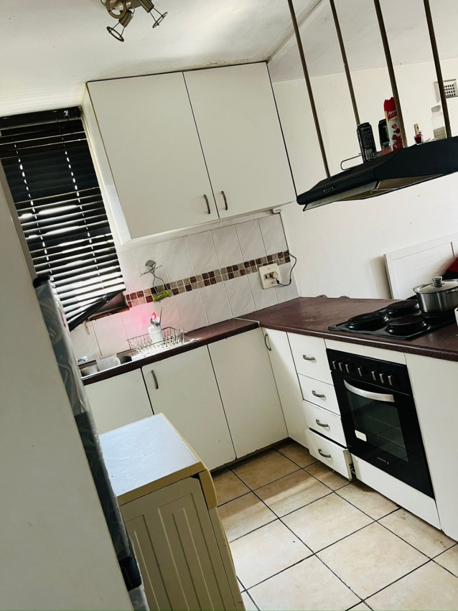 1 Bedroom Property for Sale in Fields Hill KwaZulu-Natal
