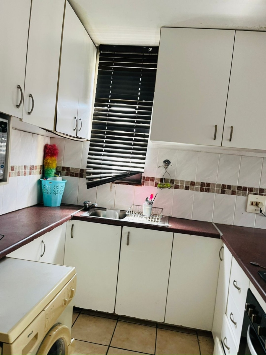 1 Bedroom Property for Sale in Fields Hill KwaZulu-Natal