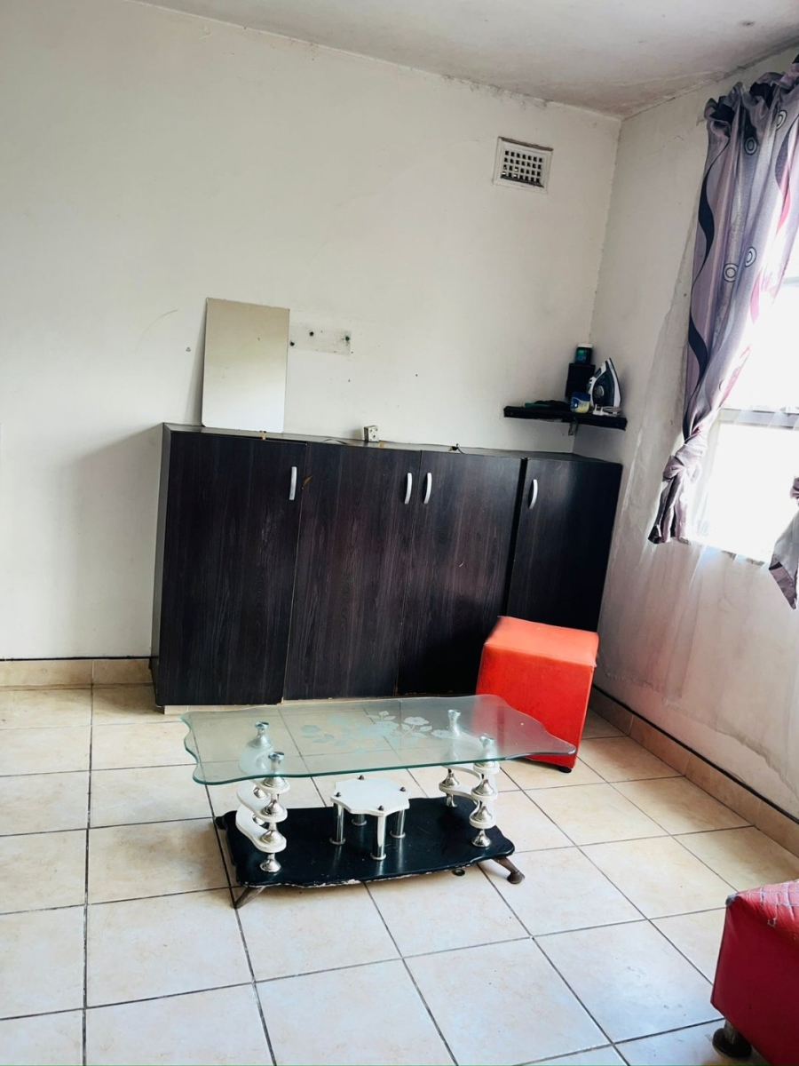 1 Bedroom Property for Sale in Fields Hill KwaZulu-Natal