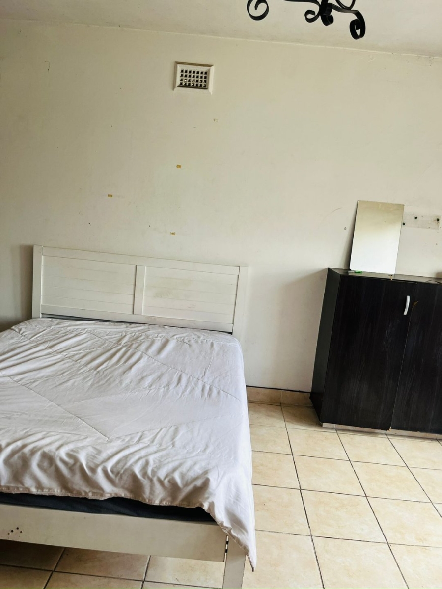 1 Bedroom Property for Sale in Fields Hill KwaZulu-Natal