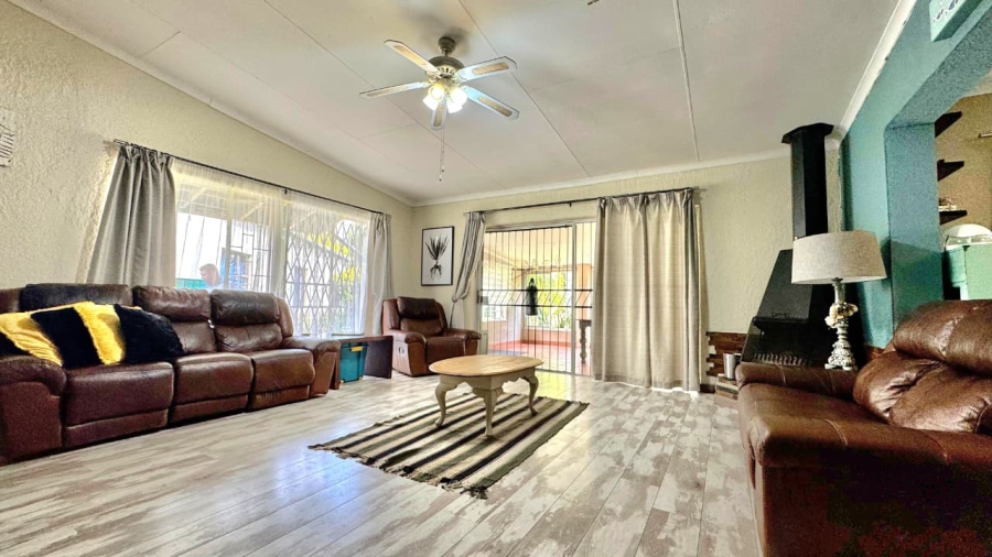 4 Bedroom Property for Sale in Aviary Hill KwaZulu-Natal