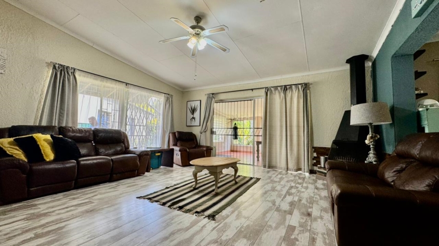 4 Bedroom Property for Sale in Aviary Hill KwaZulu-Natal