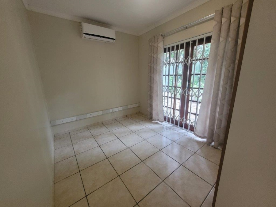 3 Bedroom Property for Sale in Umtentweni KwaZulu-Natal
