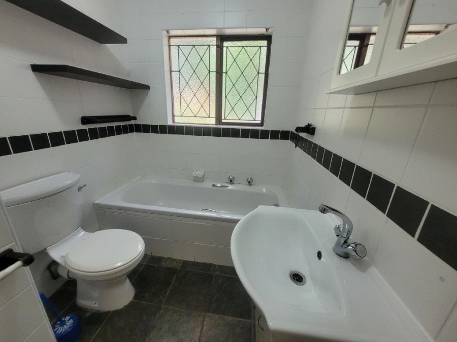 3 Bedroom Property for Sale in Umtentweni KwaZulu-Natal