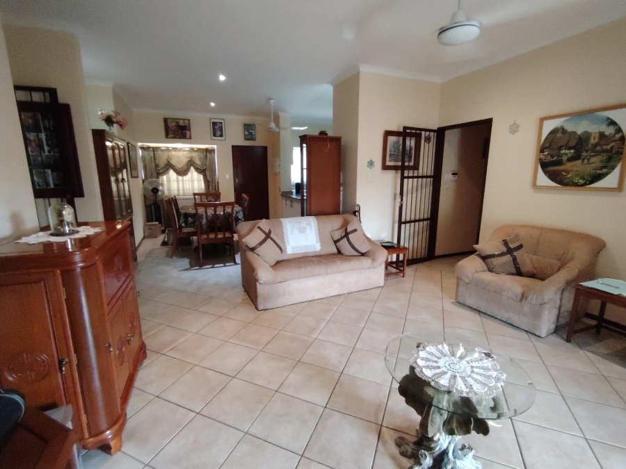 3 Bedroom Property for Sale in Umtentweni KwaZulu-Natal