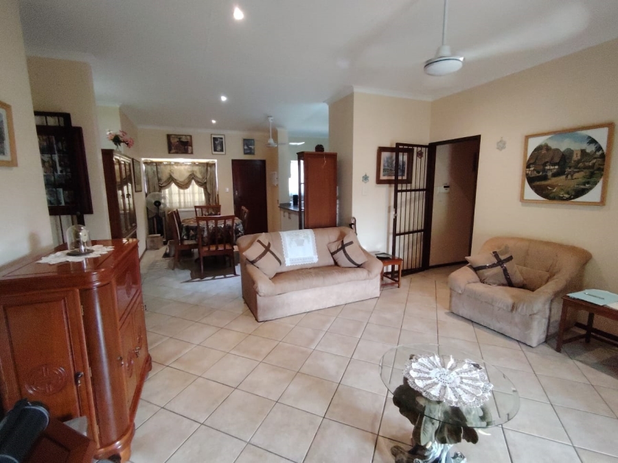 3 Bedroom Property for Sale in Umtentweni KwaZulu-Natal