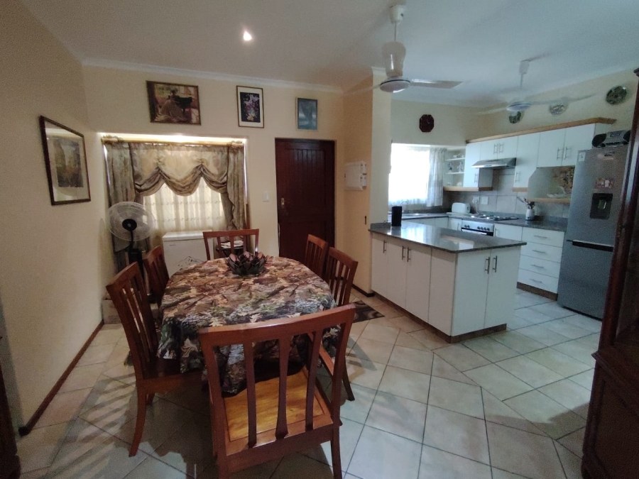 3 Bedroom Property for Sale in Umtentweni KwaZulu-Natal