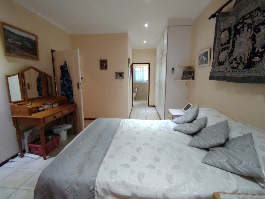 3 Bedroom Property for Sale in Umtentweni KwaZulu-Natal