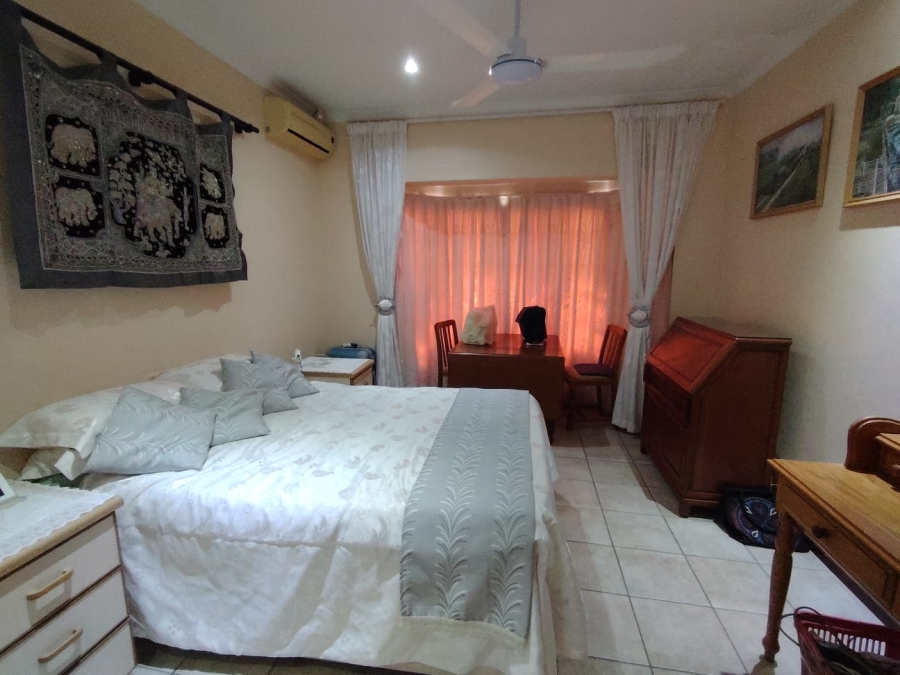 3 Bedroom Property for Sale in Umtentweni KwaZulu-Natal