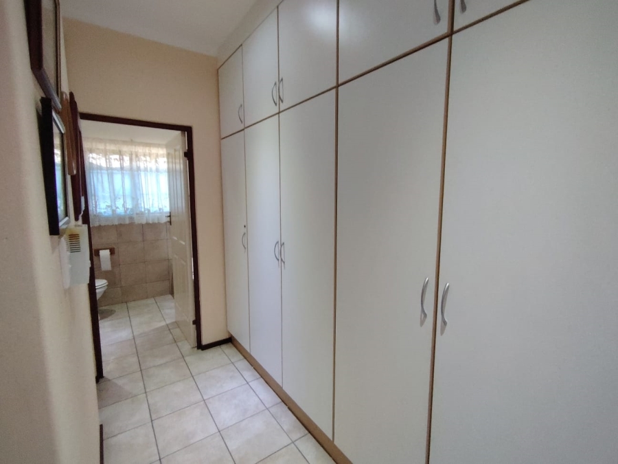 3 Bedroom Property for Sale in Umtentweni KwaZulu-Natal