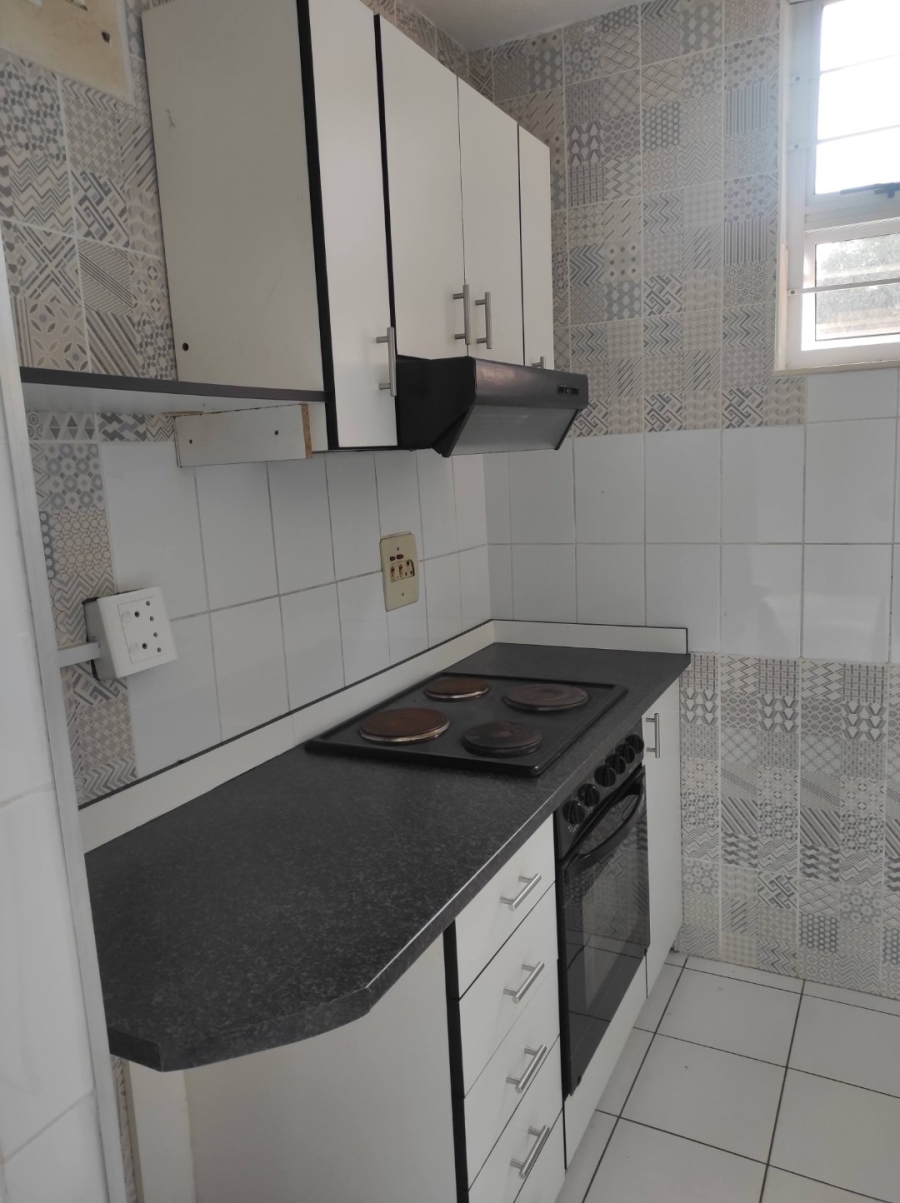 To Let 1 Bedroom Property for Rent in Essenwood KwaZulu-Natal