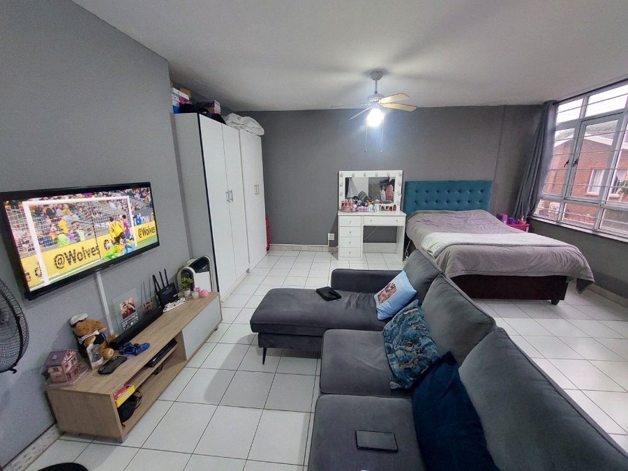 To Let 1 Bedroom Property for Rent in Essenwood KwaZulu-Natal