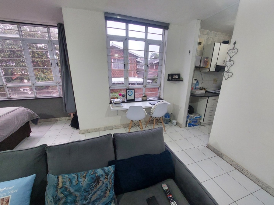 To Let 1 Bedroom Property for Rent in Essenwood KwaZulu-Natal