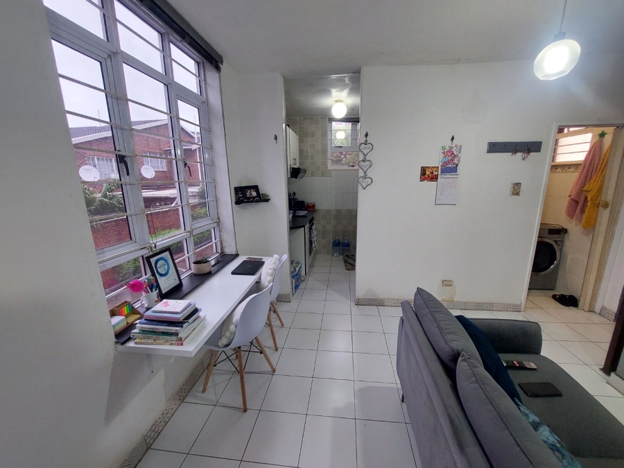 To Let 1 Bedroom Property for Rent in Essenwood KwaZulu-Natal