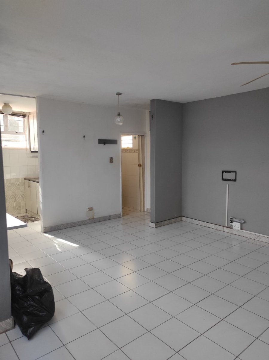 To Let 1 Bedroom Property for Rent in Essenwood KwaZulu-Natal