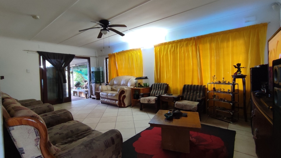 4 Bedroom Property for Sale in Sea Park KwaZulu-Natal