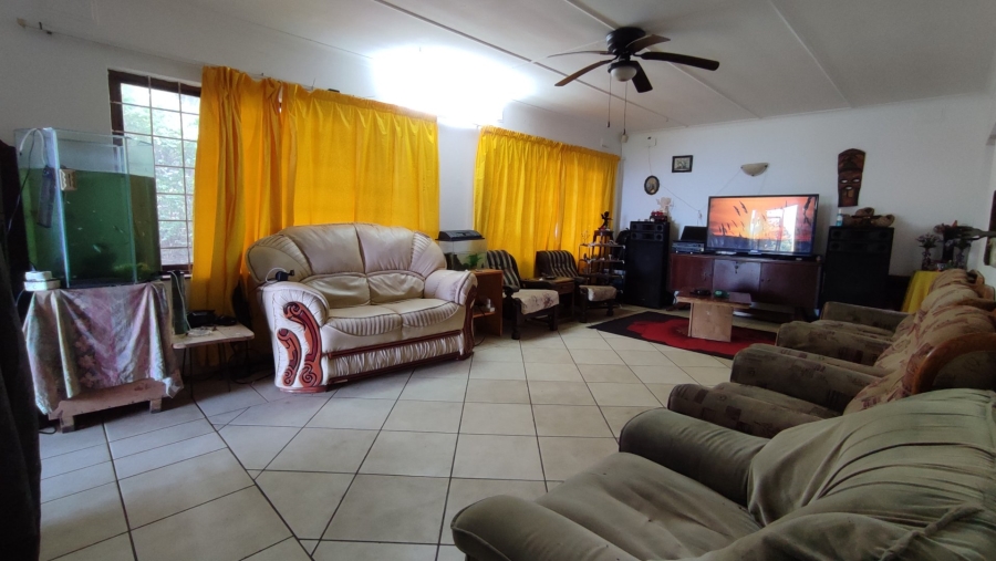 4 Bedroom Property for Sale in Sea Park KwaZulu-Natal