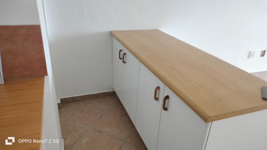 1 Bedroom Property for Sale in Uvongo KwaZulu-Natal