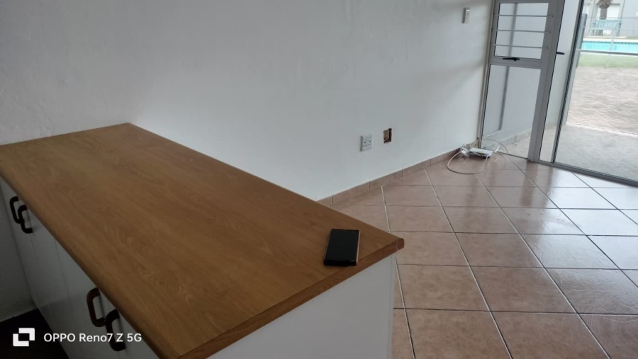 1 Bedroom Property for Sale in Uvongo KwaZulu-Natal