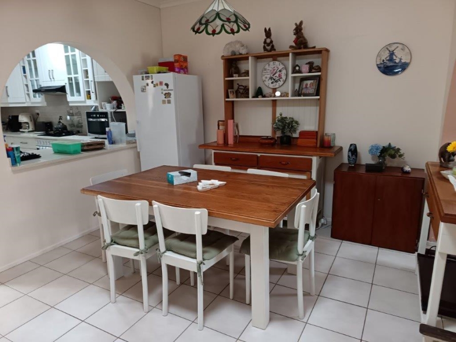 3 Bedroom Property for Sale in Umtentweni KwaZulu-Natal