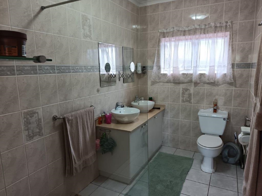 3 Bedroom Property for Sale in Umtentweni KwaZulu-Natal