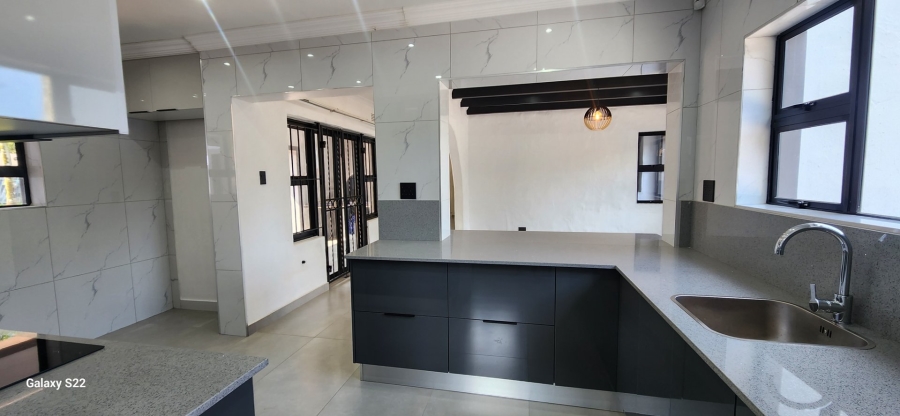 4 Bedroom Property for Sale in Herrwood Park KwaZulu-Natal