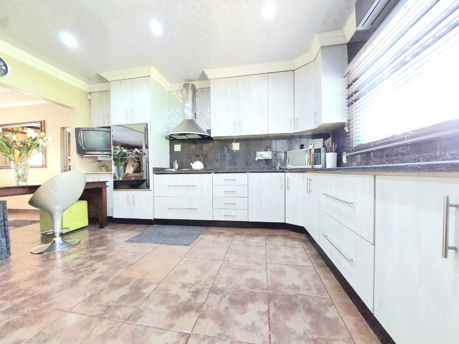 3 Bedroom Property for Sale in Parkside KwaZulu-Natal