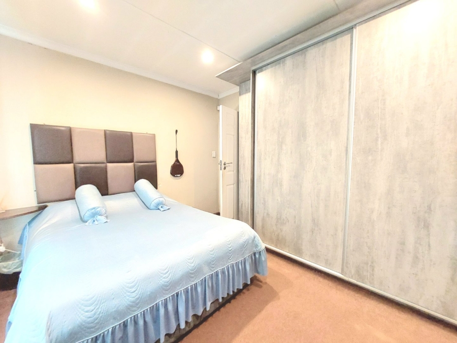 3 Bedroom Property for Sale in Parkside KwaZulu-Natal