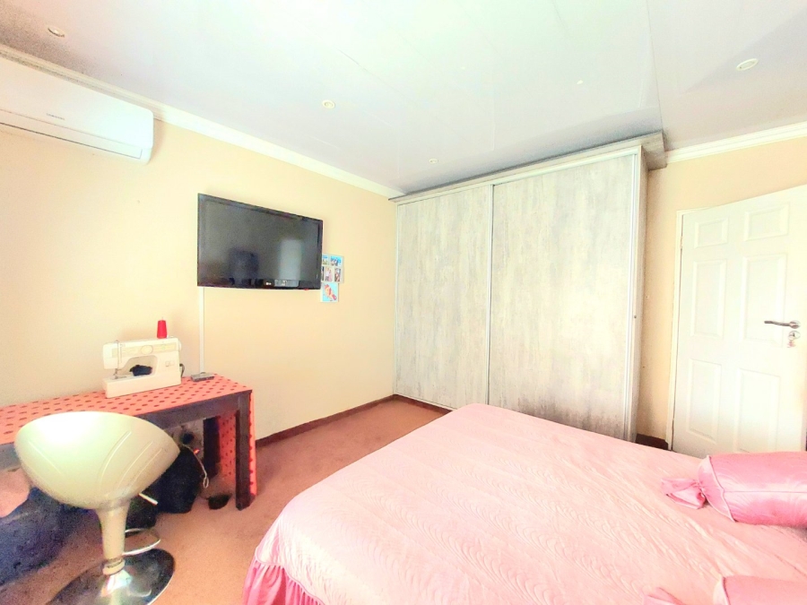 3 Bedroom Property for Sale in Parkside KwaZulu-Natal