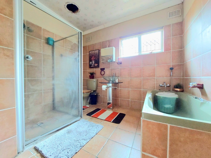 3 Bedroom Property for Sale in Parkside KwaZulu-Natal